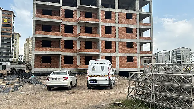 6'ncı kattan düşen inşaat işçisi hayatını kaybetti
