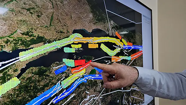 7 büyüklüğünde ve üzerinde deprem üretecek gerginlikte fayları tespit ettiler

