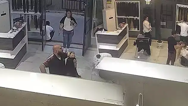 7 saat bakım yaptırdı, üstüne bir de yemek yedi! 25 bin TL'yi ödemeden kaçtı
