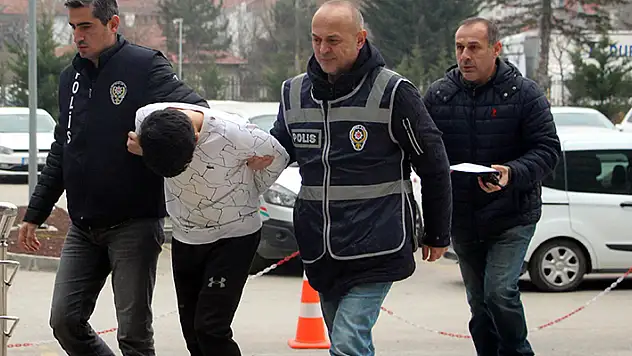 7 yaşındaki çocuğu kaçırıp fidye isteyen sanığa, önce  'iyi hal' indirimiyle 7 yıl hapis ardından tahliye

