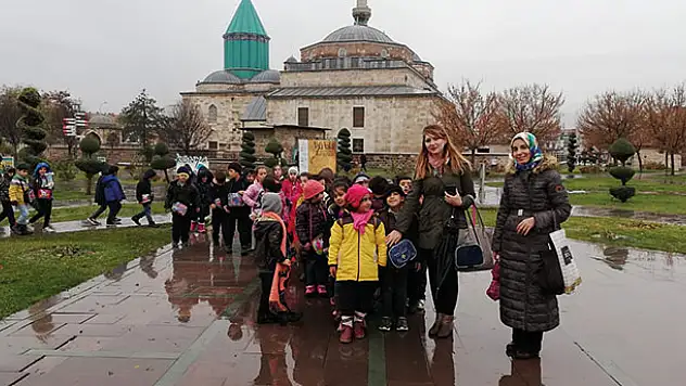 70 ğrenci hiç gitmedikleri Mevlana Müzesi'nde