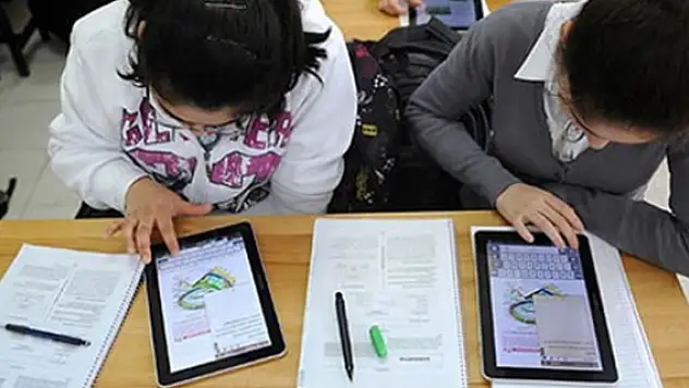 700 bin tablet bilgisayar için ihale yapılacak