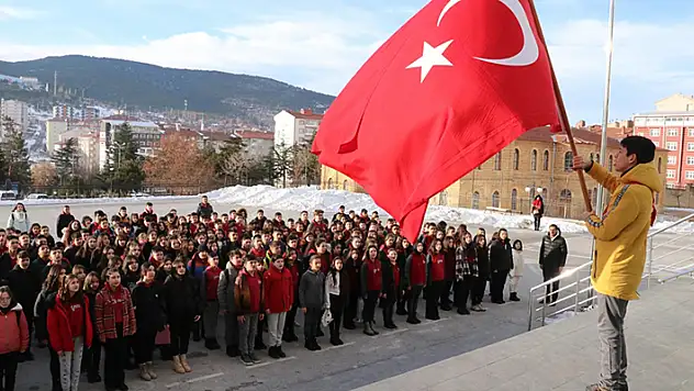 71 ilde ikinci dönemin zili çaldı

