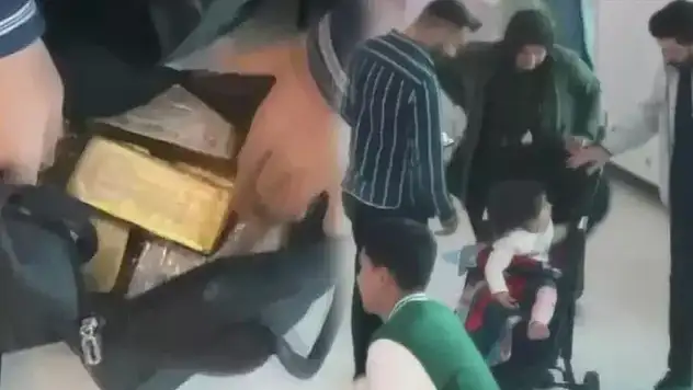 73 kilo külçe altın bebek arabasından çıktı! 