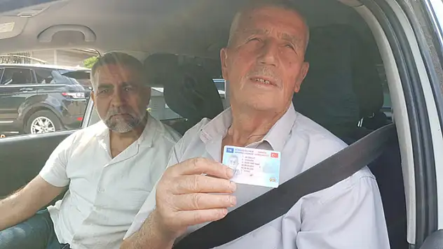 73 yaşında, 30'uncu denemesinde sürücü belgesi aldı

