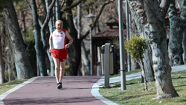 76'lık 'Delikanlı', Dünya Şampiyonası'na hazırlanıyor
