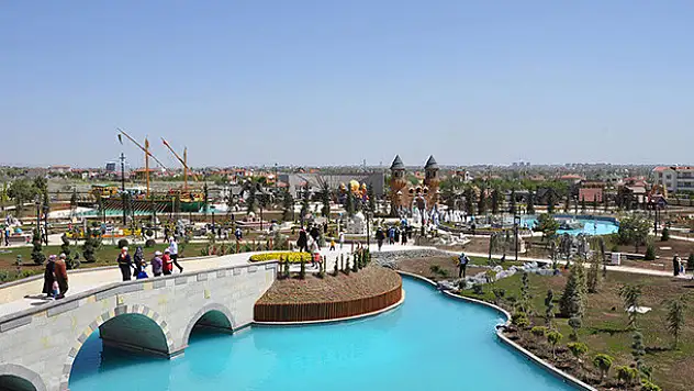 80 Binde Devr-i Alem Parkı 10 Gün Ücretsiz