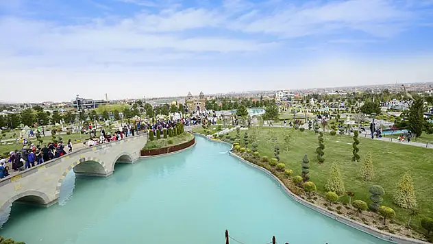 80 Binde Devr-i Alem Parkı'nda online bilet dönemi başladı