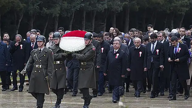 81 ilden gelen öğretmenler Anıtkabir'de