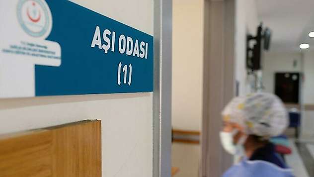 81 ile genelge gitti! Kovid-19 aşı odalarında görevli personele ek ödeme verilecek