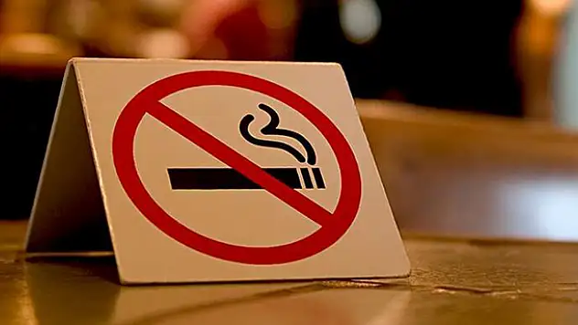 81 ile yeni koronavirüs genelgesi! Açık alanlarda sigara yasağı
