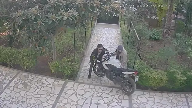 9 suçtan kaydı var: Eve yürüyerek gitmemek için motosiklet çalmış