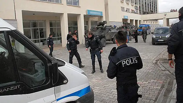 9 terörist teslim oldu