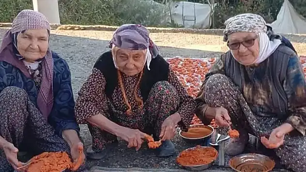 90 yaşında üç arkadaş! Uzun ömürlerinin sırrını açıkladılar
