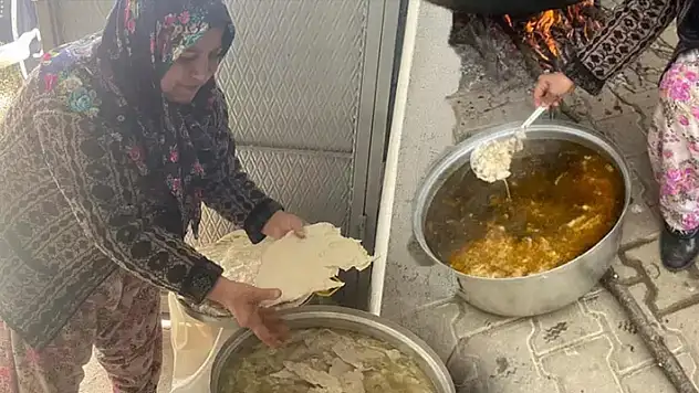 900 yıldır bozulmayan gelenek! Bu köyde herkes Ramazan'ın ilk günü aynı yemeği yiyor
