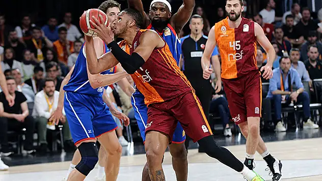 A. Efes ile G. Saray dördüncü sınavda