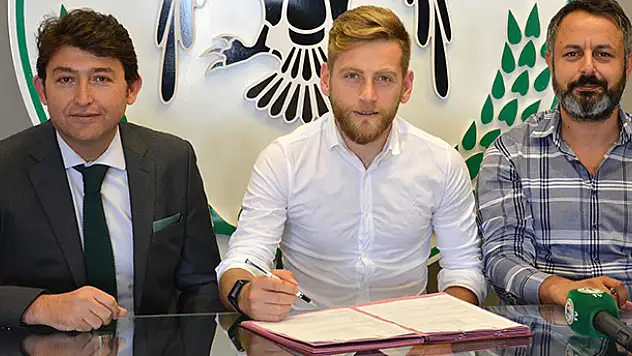 A.Konyaspor, Halil İbrahim Sönmez'in sözleşmesini 2 yıl uzattı