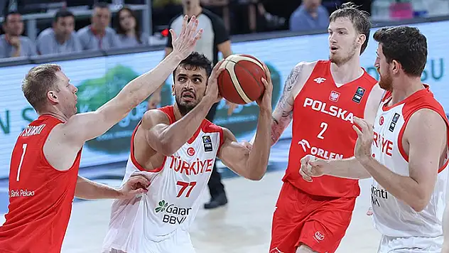 A Milli Erkek Basketbol Takımı hazırlık maçında Polonya'yı yendi
