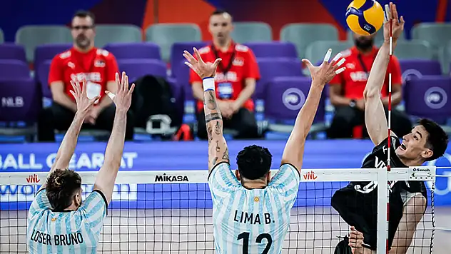 A Milli Erkek Voleybol Takımı, Arjantin'e 3-0 mağlup oldu

