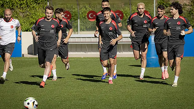 A Milli Futbol Takımı, Çekya maçının hazırlıklarını sürdürdü!
