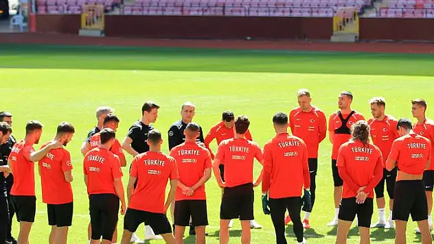 A Milli Futbol Takımı, Eskişehir'deki son çalışmasını yaptı
