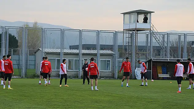 A Milli Futbol Takımı, Hırvatistan maçı hazırlıklarına Bursa'da başladı
