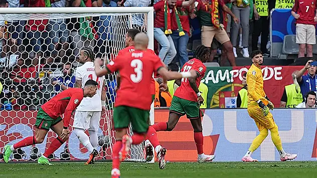 A Milli Futbol Takımı'nın tur şansı son maça kaldı
