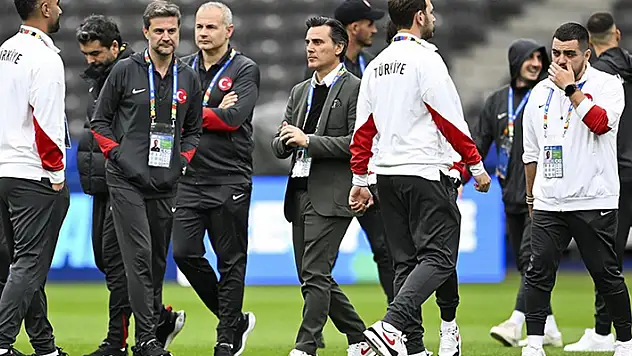 A Milli Futbol Takımı Teknik Direktörü Montella: Bu ceza Türk gururunu dizginlemez
