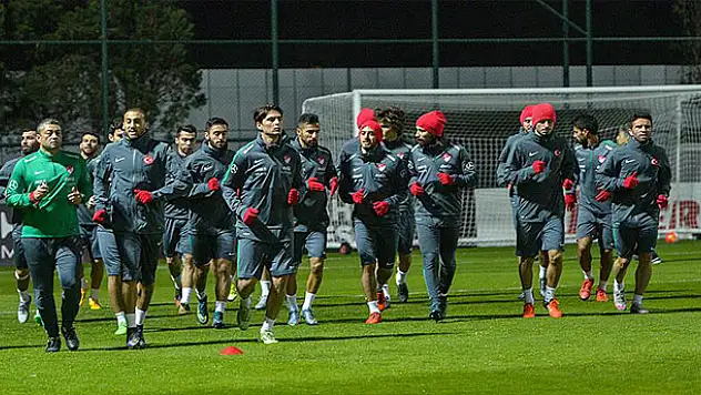 A Milli Futbol Takımı Yunanistan maçı hazırlıklarına başladı