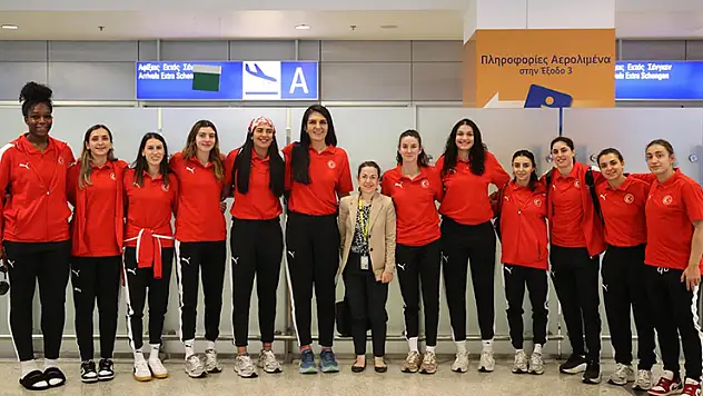 A Milli Kadın Basketbol Takımı, Avrupa Şampiyonası için Atina'ya geldi
