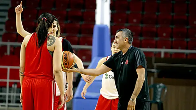 A Milli Kadın Basketbol Takımı'nda Aziz Akkaya Dönemi