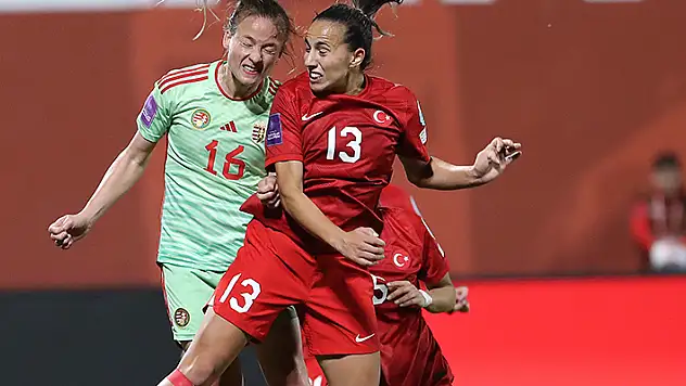 A Milli Kadın Futbol Takımı, Macaristan'ı son dakikalarda bulduğu gollerle geçti

