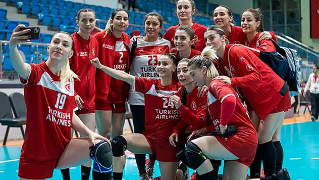 A Milli Kadın Hentbol Takımı, tarihte ilk kez Avrupa Şampiyonası'na gitmeye hak kazandı
