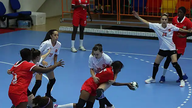 A Milli Kadın Hentbol Takımı, yarı finali garantiledi