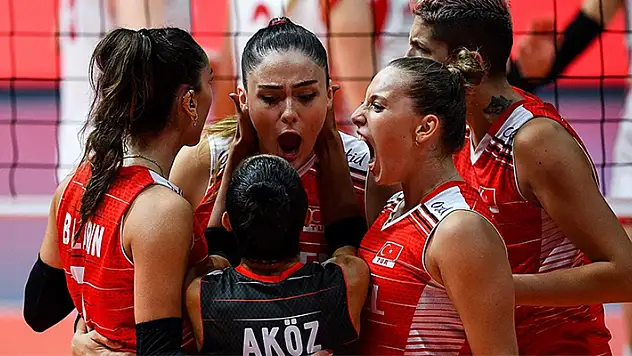A Milli Kadın Voleybol Takımı 2021 Avrupa Şampiyonasında yarı finale yükseldi
