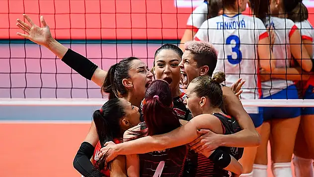 A Milli Kadın Voleybol Takımı 2021 Avrupa Şampiyonasında çeyrek finale yükseldi
