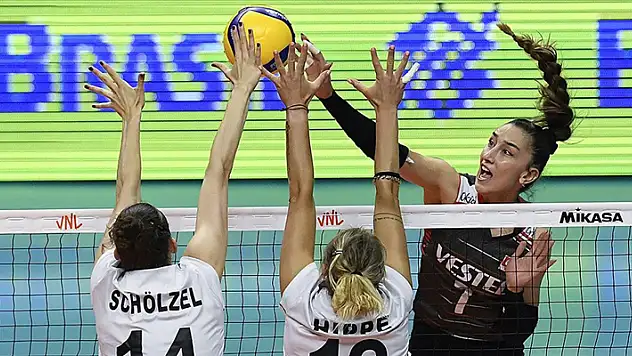 A Milli Kadın Voleybol Takımı, Almanya'yı 3-0 mağlup etti
