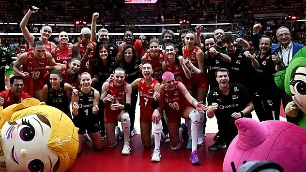 A Milli Kadın Voleybol Takımı, Dünya Şampiyonası'nda tarihinde ilk kez finale yükseldi
