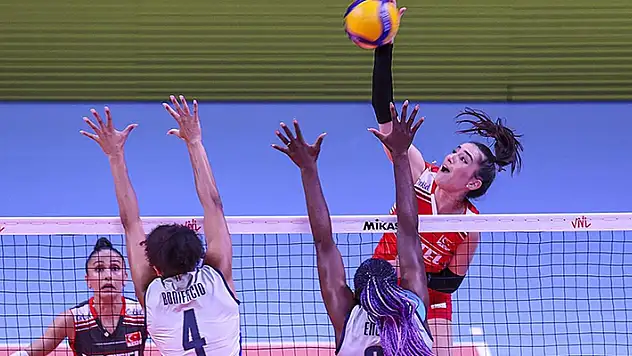 A Milli Kadın Voleybol Takımı galibiyetle başladı
