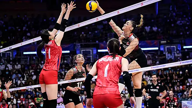 A Milli Kadın Voleybol Takımı, Japonya'ya 3-2 mağlup oldu
