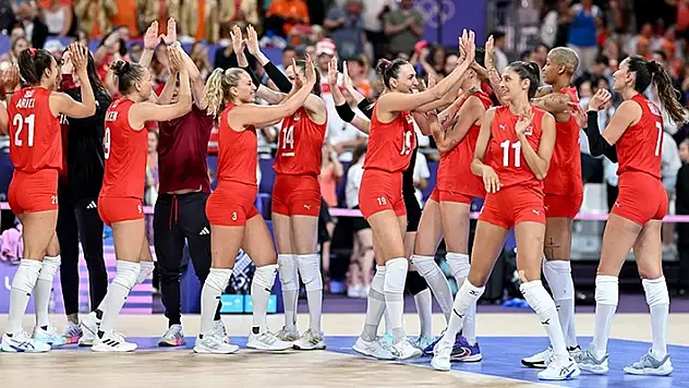 A Milli Kadın Voleybol Takımı, Paris 2024'te yarın İtalya'yla karşılaşacak
