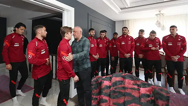 A Milli Takım'dan, Ahmet Çalık'ın ailesine ziyaret
