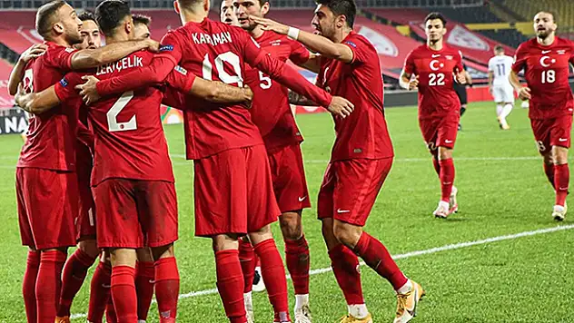 A Milli Takım yerini korudu