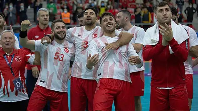 A Milliler Ankara'da kampa girdi 
