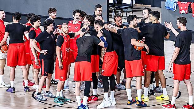 A Milliler Antalya'ya gitti