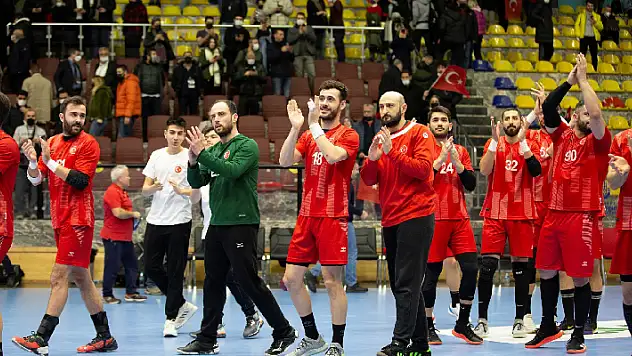 A Milliler elemelere iyi başladı 
