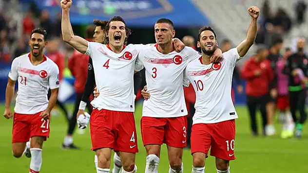 A Milliler perdeyi açıyor