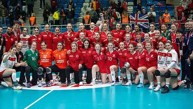 A MİLLİLER PLAY-OFF'TA
