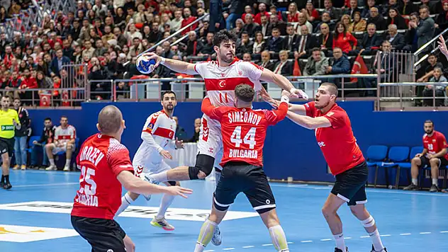 A Milliler'in rakibi Romanya
