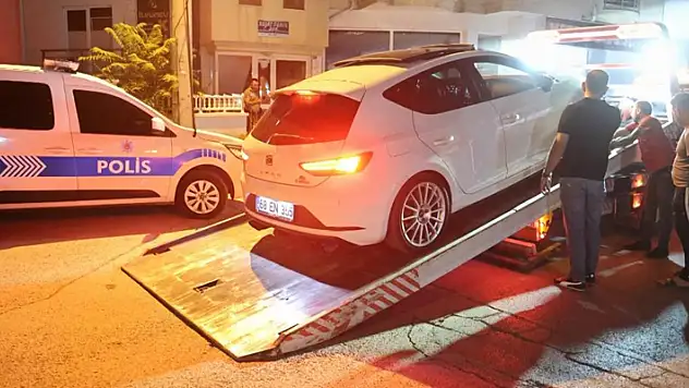Abart egzozlu aracı trafikten men edilse de zevkinden vazgeçmedi

